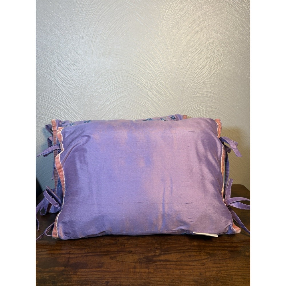 Pottery Barn Kids Throw Pillows Set Of 2 Purple Pink Floral Design Bedroom - Picture 6 of 7